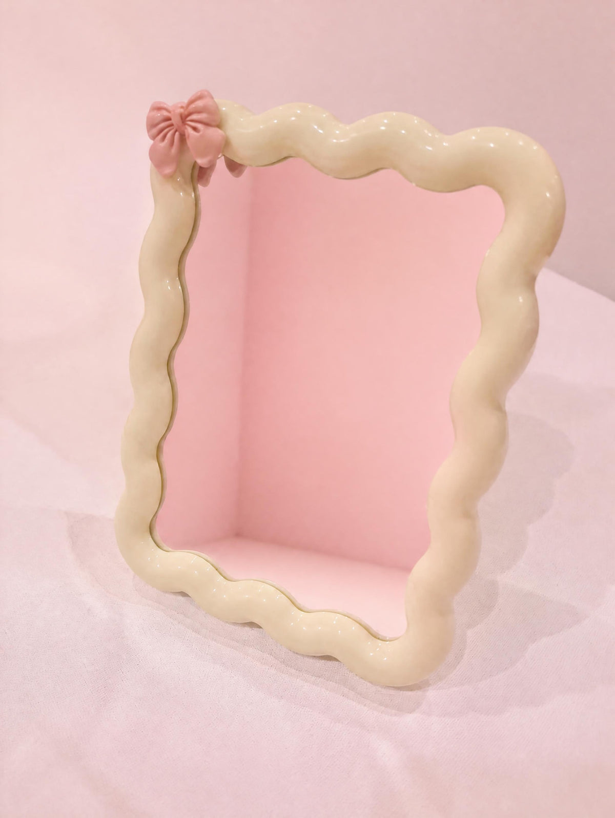 Bow mirror