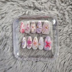 Floral beauty nails